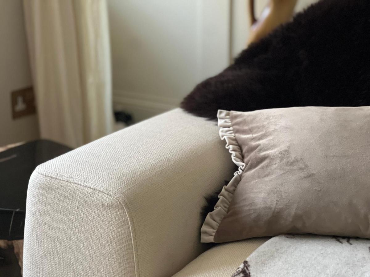Spring Stays Cosy 2-Bed Residence With Free Parking London Exterior foto